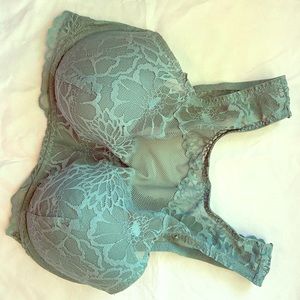 Victoria’s Secret bra. Size M-DD
